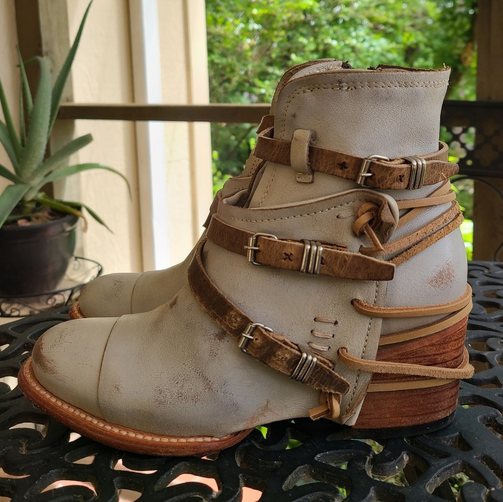 EUC Freebird strappy Crue Bootie Size 8